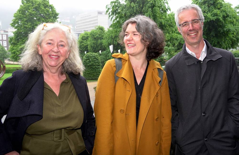 Maria Molden, Stina Oseland og Tarje Wanvik utgjør arbeidsgruppen som skal starte opp FutureBuilt i Bergen. Foto: Håvard Prestegården Maria Molden, Stina Oseland og Tarje Wanvik utgjør arbeidsgruppen som skal starte opp FutureBuilt i Bergen. Foto: Håvard Prestegården